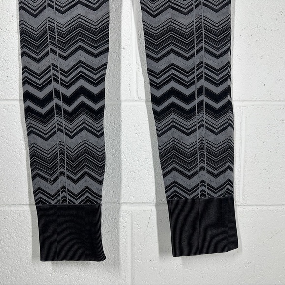 Lululemon Black Gray Chevron Zig Ebb To Street Pants Leggings Seamless Sz 6 - Picture 10 of 10